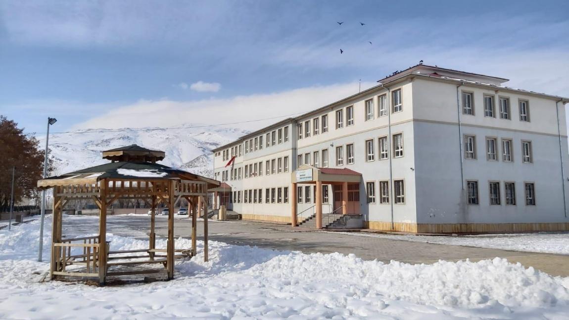 Bendimahi Kız Anadolu İmam hatip Lisesi Fotoğrafı